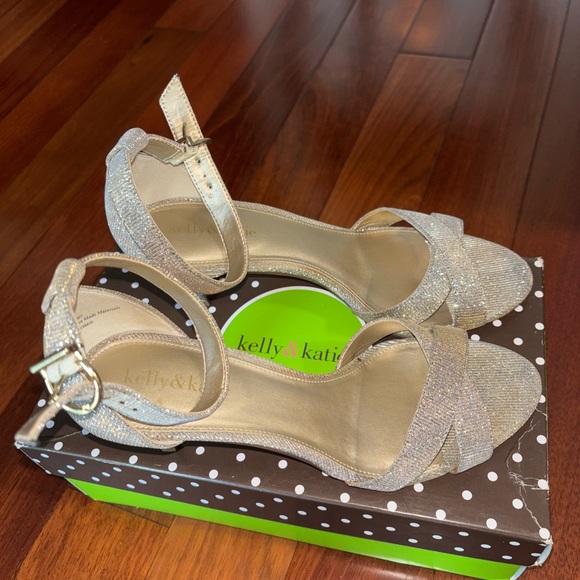 Kelly & Katie Sparkling Silver Heels - Picture 5 of 7